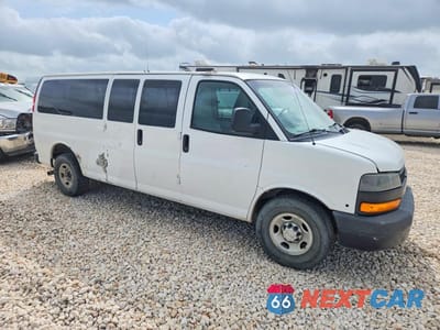 Czwarte zdjęcie samochodu z boku: 2020 CHEVROLET EXPRESS G3500 LS VIN:1GAZGNFG5L1121683 - miniatura