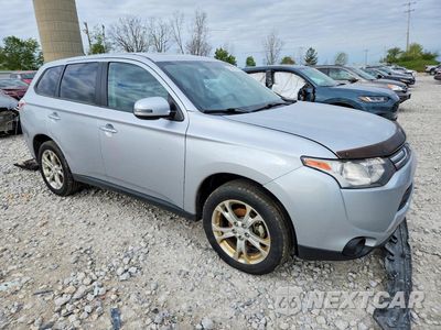 Czwarte zdjęcie samochodu z boku: 2014 MITSUBISHI OUTLANDER SE VIN:JA4AZ3A34EZ008586 - miniatura