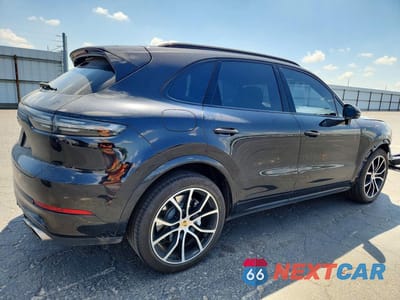 Trzecie zdjęcie samochodu z tyłu: 2019 PORSCHE CAYENNE TURBO VIN:WP1AF2AY5KDA81543 - miniatura