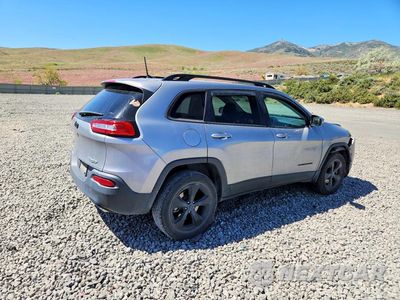 Trzecie zdjęcie samochodu z tyłu: 2016 JEEP CHEROKEE LATITUDE VIN:1C4PJMCS9GW191540 - miniatura
