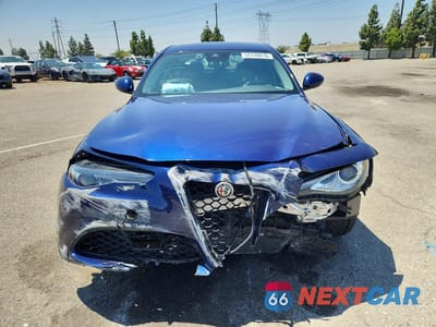 Piąte zdjęcie samochodu w środku: 2019 ALFA ROMEO GIULIA TI VIN:ZARFAMBNXK7604078 - miniatura