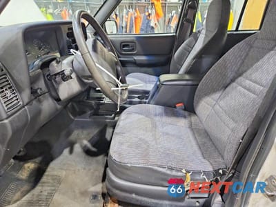 Zdjęcie 7 z 14 samochodu: 2000 JEEP CHEROKEE SPORT VIN:1J4FF48S3YL109921 - miniatura