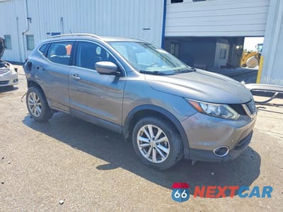 Czwarte zdjęcie samochodu z boku: 2018 NISSAN ROGUE SPORT SV VIN:JN1BJ1CPXJW152065 - miniatura