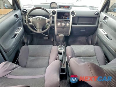 Zdjęcie 8 z 12 samochodu: 2004 TOYOTA SCION XB VIN:JTLKT324X40168014 - miniatura
