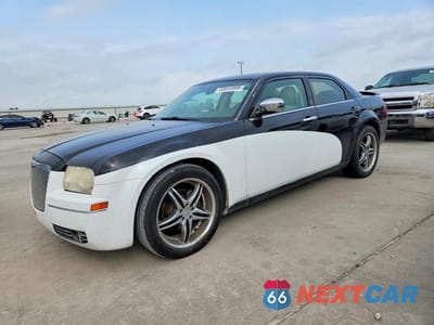 2010 CHRYSLER 300 TOURING 2C3CA1CV6AH285019 - główne zdjęcie licytacji z USA - miniatura