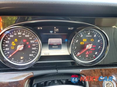 Zdjęcie 9 z 12 samochodu: 2018 MERCEDES-BENZ E 300 4MATIC VIN:WDDZF4KB4JA404853 - miniatura