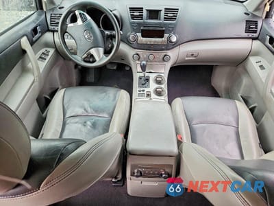 Zdjęcie 8 z 13 samochodu: 2012 TOYOTA HIGHLANDER BASE VIN:5TDZK3EH7CS060490 - miniatura