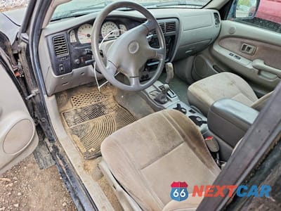 Zdjęcie 8 z 12 samochodu: 2004 TOYOTA TACOMA XTRACAB VIN:5TEWN72N24Z374595 - miniatura