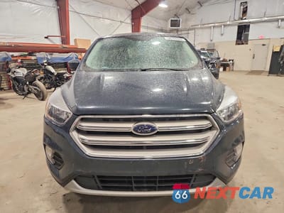Piąte zdjęcie samochodu w środku: 2019 FORD ESCAPE SE VIN:1FMCU9GD0KUA86657 - miniatura