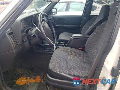Zdjęcie 7 z 13 samochodu: 2001 JEEP CHEROKEE VIN:1J4FF48S11L570718 - miniatura