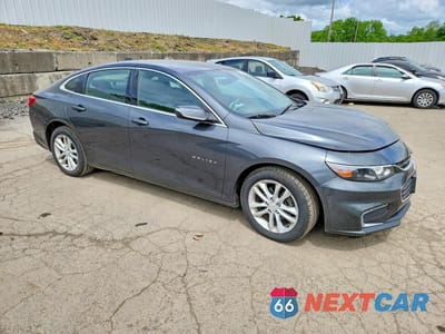 Czwarte zdjęcie samochodu z boku: 2017 CHEVROLET MALIBU LT VIN:1G1ZE5ST8HF104654 - miniatura