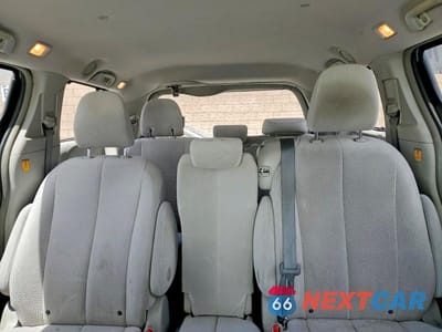 Zdjęcie 10 z 13 samochodu: 2012 TOYOTA SIENNA LE VIN:5TDKK3DC6CS216204 - miniatura
