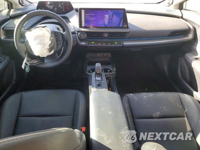 Zdjęcie 8 z 12 samochodu: 2024 TOYOTA PRIUS LIMITED VIN:JTDADABU8R3022385 - miniatura