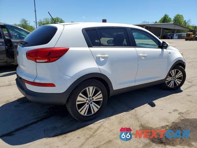 Trzecie zdjęcie samochodu z tyłu: 2016 KIA SPORTAGE LX VIN:KNDPBCAC1G7849624 - miniatura