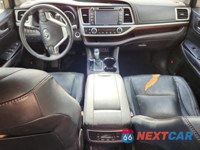 Zdjęcie 8 z 13 samochodu: 2014 TOYOTA HIGHLANDER LIMITED VIN:5TDYKRFH1ES033608 - miniatura