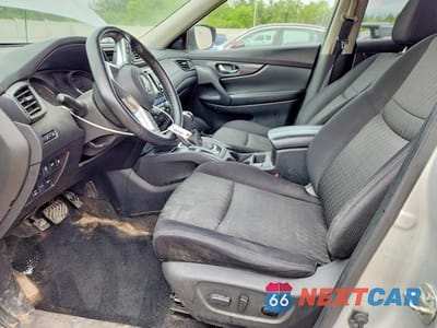 Zdjęcie 7 z 13 samochodu: 2019 NISSAN ROGUE SV VIN:JN8AT2MVXKW373063 - miniatura