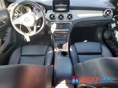 Zdjęcie 8 z 12 samochodu: 2020 MERCEDES-BENZ GLA 250 4MATIC VIN:W1NTG4GB0LU029284 - miniatura