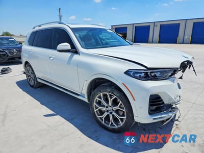 Czwarte zdjęcie samochodu z boku: 2019 BMW X7 XDRIVE40I VIN:5UXCW2C54KL086993 - miniatura