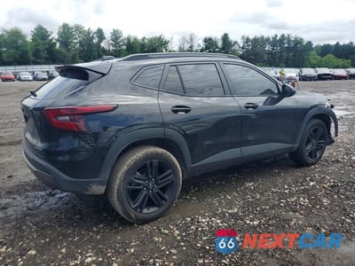 Trzecie zdjęcie samochodu z tyłu: 2025 CHEVROLET TRAX ACTIV VIN:KL77LKEP2SC170334 - miniatura