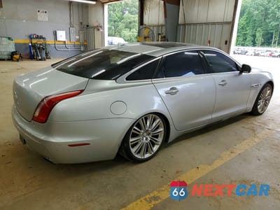 Trzecie zdjęcie samochodu z tyłu: 2013 JAGUAR XJL SUPERCHARGED VIN:SAJWA2GE0DMV46026 - miniatura