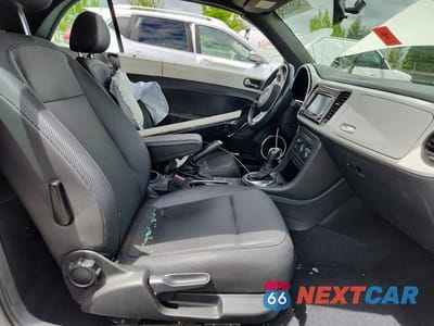 Zdjęcie 7 z 11 samochodu: 2013 VOLKSWAGEN BEETLE VIN:3VW5P7ATXDM823912 - miniatura