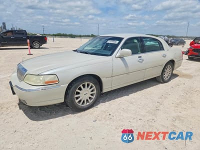 2007 LINCOLN TOWN CAR SIGNATURE 1LNHM81W47Y624755 - główne zdjęcie licytacji z USA - miniatura