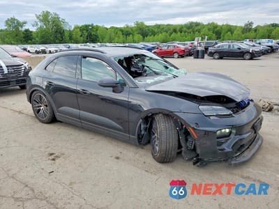Czwarte zdjęcie samochodu z boku: 2025 PORSCHE MACAN 4S VIN:WP1AB2XA9SL153661 - miniatura