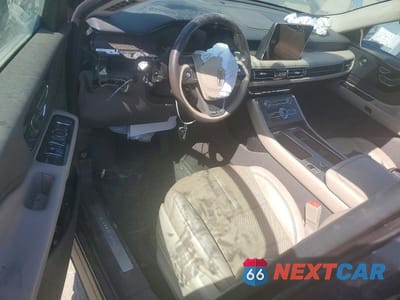 Zdjęcie 8 z 13 samochodu: 2020 LINCOLN AVIATOR RESERVE VIN:5LM5J7XC3LGL06786 - miniatura