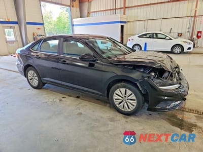 Czwarte zdjęcie samochodu z boku: 2020 VOLKSWAGEN JETTA S VIN:3VWCB7BU3LM077251 - miniatura