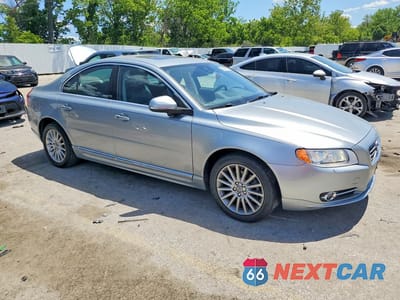 Czwarte zdjęcie samochodu z boku: 2013 VOLVO S80 3.2 VIN:YV1952AS8D1171576 - miniatura