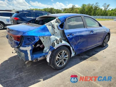 Trzecie zdjęcie samochodu z tyłu: 2024 KIA FORTE LXS VIN:3KPF24AD3RE761817 - miniatura