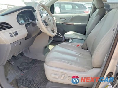 Zdjęcie 7 z 13 samochodu: 2014 TOYOTA SIENNA XLE 8-PASSENGER VIN:5TDYK3DC3ES426188 - miniatura