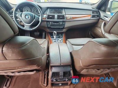 Zdjęcie 8 z 13 samochodu: 2008 BMW X5 4.8I VIN:5UXFE83568L162970 - miniatura