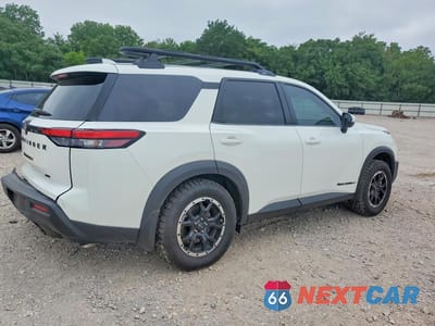 Trzecie zdjęcie samochodu z tyłu: 2025 NISSAN PATHFINDER ROCK CREEK VIN:5N1DR3BD4SC247799 - miniatura