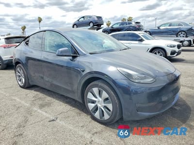 Czwarte zdjęcie samochodu z boku: 2024 TESLA MODEL Y VIN:7SAYGDED8RF032889 - miniatura