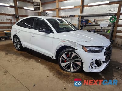 Czwarte zdjęcie samochodu z boku: 2024 AUDI SQ5 SPORTBACK PRESTIGE VIN:WA134AFY7R2079358 - miniatura