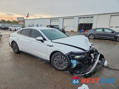 Czwarte zdjęcie samochodu z boku: 2025 HYUNDAI SONATA HYBRID SEL VIN:KMHL34JJ4SA104700 - miniatura