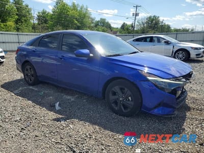 Czwarte zdjęcie samochodu z boku: 2021 HYUNDAI ELANTRA SEL VIN:5NPLM4AG8MH011843 - miniatura