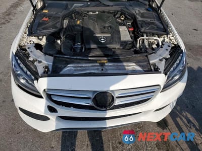 Zdjęcie 11 z 12 samochodu: 2015 MERCEDES-BENZ C 300 4MATIC VIN:55SWF4KB1FU013881 - miniatura
