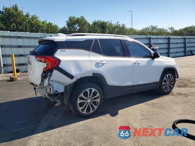 Trzecie zdjęcie samochodu z tyłu: 2019 GMC TERRAIN SLT VIN:3GKALPEV0KL290114 - miniatura
