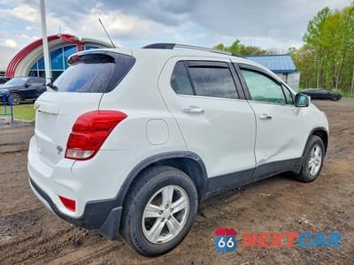 Trzecie zdjęcie samochodu z tyłu: 2018 CHEV TRAX VIN:KL7CJPSB8JB671890 - miniatura