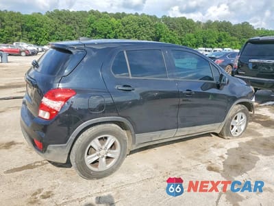 Trzecie zdjęcie samochodu z tyłu: 2020 CHEVROLET TRAX LS VIN:KL7CJKSB7LB328252 - miniatura
