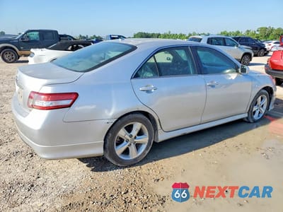 Trzecie zdjęcie samochodu z tyłu: 2011 TOYOTA CAMRY SE VIN:4T1BF3EK0BU773545 - miniatura