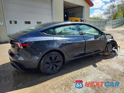 Trzecie zdjęcie samochodu z tyłu: 2025 TESLA MODEL 3 VIN:5YJ3E1EB1SF060467 - miniatura