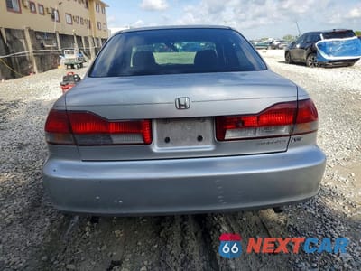 Zdjęcie 6 z 12 samochodu: 2002 HONDA ACCORD EX VIN:1HGCG16552A065670 - miniatura
