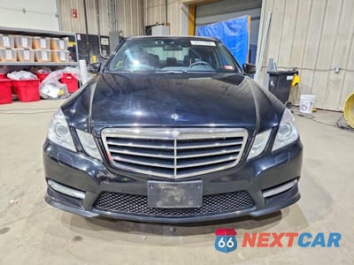 Piąte zdjęcie samochodu w środku: 2012 MERCEDES-BENZ E 550 4MATIC VIN:WDDHF9BB6CA602913 - miniatura