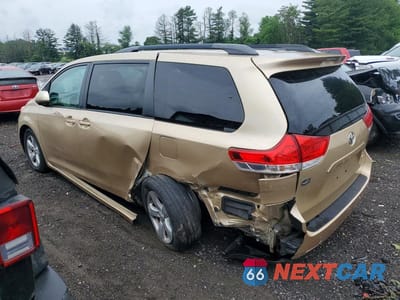 Drugie zdjęcie samochodu z przodu: 2012 TOYOTA SIENNA LE VIN:5TDKK3DC4CS194512 - miniatura