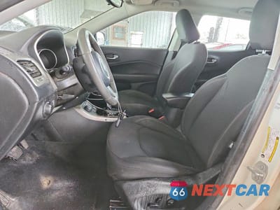 Zdjęcie 7 z 13 samochodu: 2020 JEEP COMPASS SPORT VIN:3C4NJDAB5LT117137 - miniatura