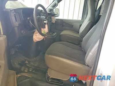 Zdjęcie 7 z 13 samochodu: 2017 CHEVROLET EXPRESS 2500 CARGO DELIVERY VAN VIN:1GCWGBFF9H1113013 - miniatura