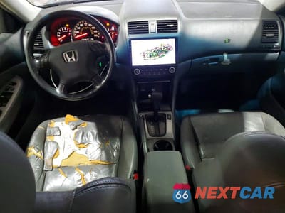 Zdjęcie 8 z 12 samochodu: 2004 HONDA ACCORD EX VIN:1HGCM56804A137923 - miniatura